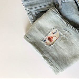 🌵FLASH SALE🌵LEVI 711 HIBISCUS PATCH